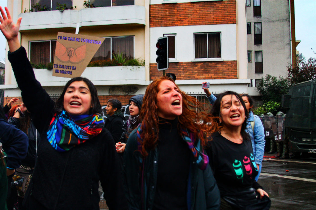 Esto deja un claro mensaje a la sociedad chilena: la lucha por un mundo libre de violencia contra las mujeres sólo comienza, y el ruido no dejará de sonar hasta ver el patriarcado caer. Foto: Valentina Riveros S.